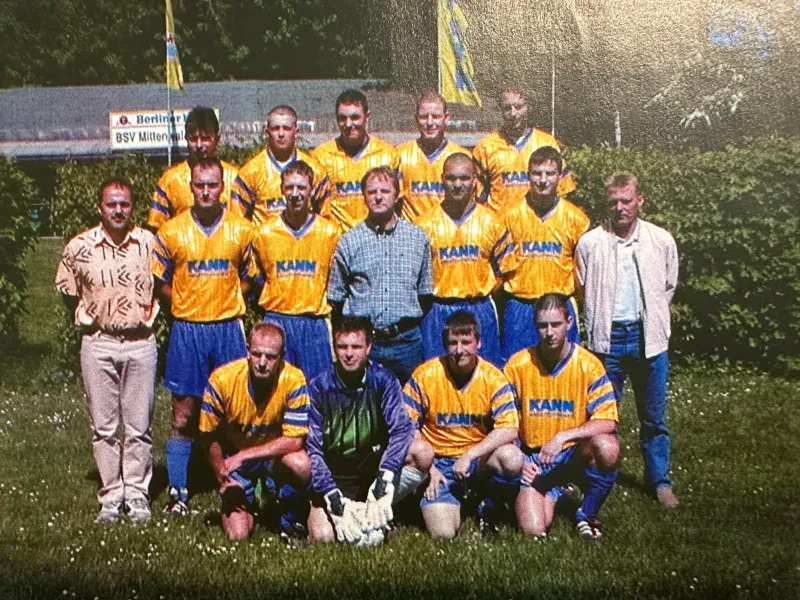 25 JAHRE – EIN UNVERGESSENER AUFSTIEG! 💙🤍💛