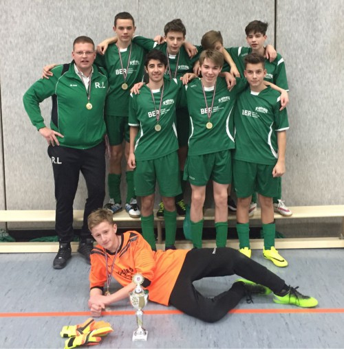 --- H A L L E N L A N D E S M E I S T E R S C H A F T ---