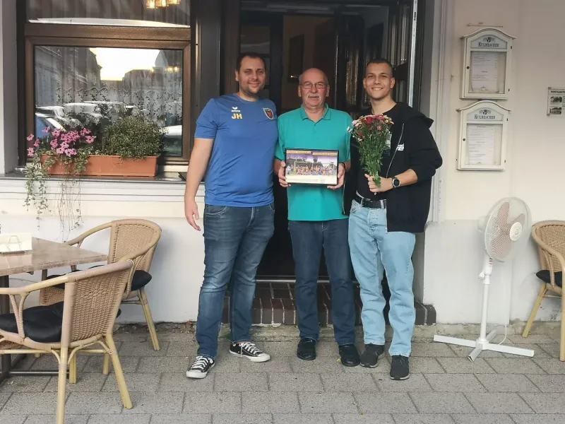 Zweite Mannschaft dankt Stefan Wojciech